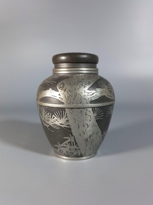 華寶軒』茶道具昭和時期錫製乾茂號造長青松紋飾中型茶入茶葉罐錫