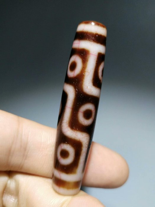 嚴選九眼天珠，血絲龍紋稀世珍藏，舊藏臻品玉化瑩潤，古法雕琢天然風化