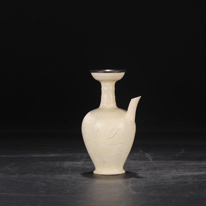 白釉 陰刻 草花紋 蓋合 時代唐物 幅約9cm 白釉刻花唐草文鉢 文化遺産