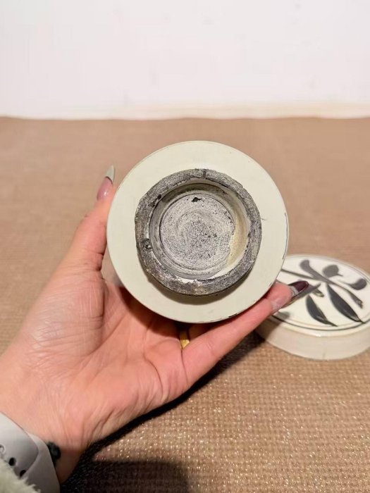 磁州窯白底黑花蓋罐高20cm 質量上乘如實見圖品相完美好磕無損無瑕於此