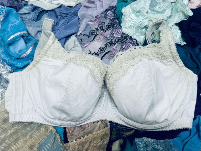 G70 32G 70G 瑪登瑪朵 Modern Girl 二手內衣 胸罩 大罩杯