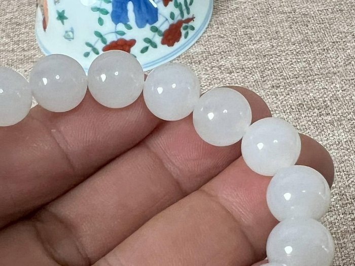 多藝多]正宗新疆和田玉10mm且末羊脂玉圓珠密度高一級白，過燈無結構