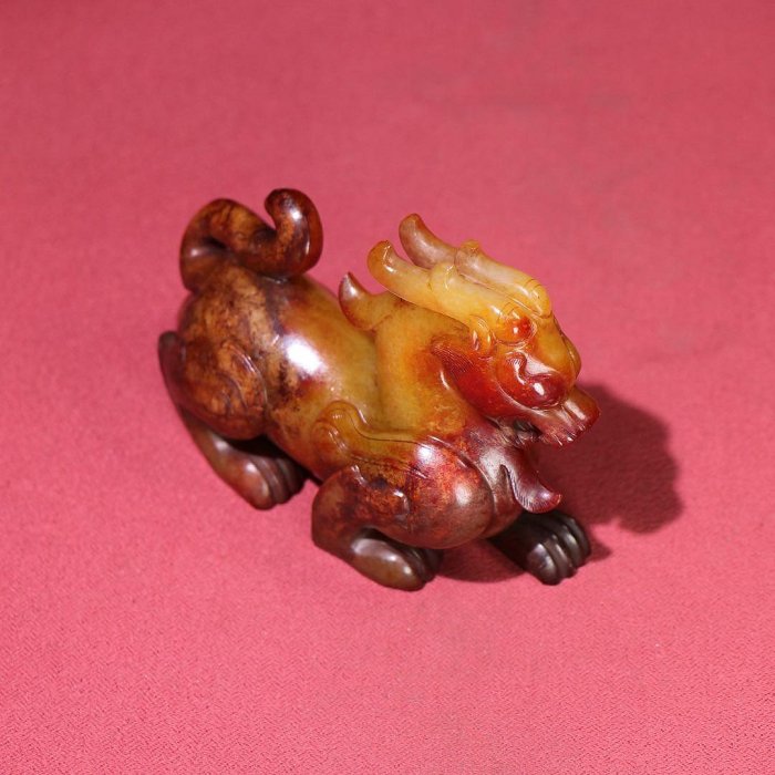臻品舊藏，土沁紅沁瑞獸擺包漿厚重， 沁色入骨，工藝精湛，犀利民藏絕