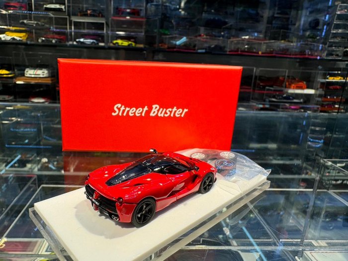 1:64 Street Buster ラフェラーリ F150 エンジンフード開閉 1:64 Street Buster ラフェラーリ F150 エンジンフード開閉
