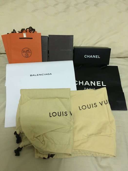 Hermes Chanel Lv Balenciaga ⋯⋯紙袋 紙盒 防塵袋出清 歡迎詢問