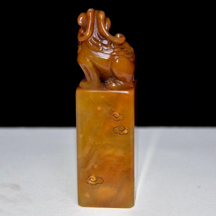 舊藏珍品壽山石田黃石印章原石原色純手工雕刻雕工精細絲紋蘿卜絲【皇朝