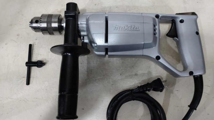 "ㄚ峰日本精品二手貨"日本原裝九成新(牧田8416)4分震動2用電鑽，特價3000元