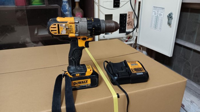 中古 二手 得偉 DEWALT 20V 電鑽 另-停車場柵欄機