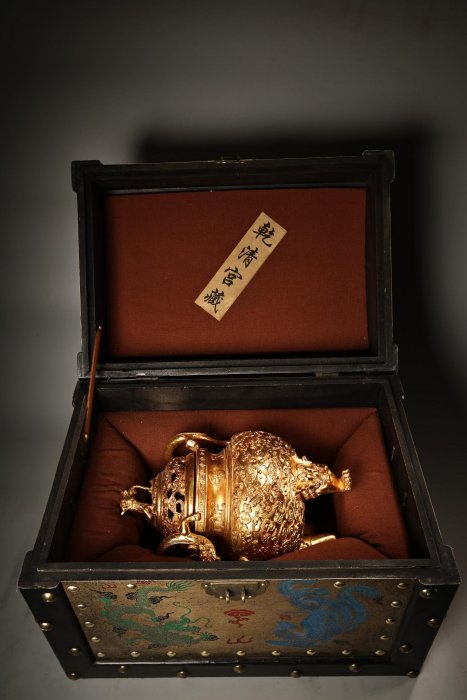 珍品舊藏收清代宮廷御藏浮雕鏨刻純銅鎏金熏香爐工藝精湛器型精美配老銅