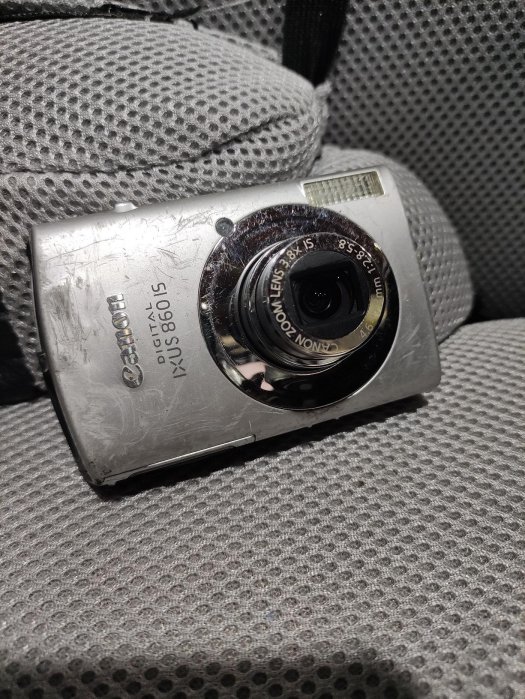 二手保七日CANON IXUS 860 is +電池充電器 台灣粗1718 另租賣配件相機 愛寶買賣
