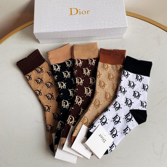 熱賣精選新品直出促銷 一盒五雙！DIOR 迪奧 經典素面中長款堆堆襪襪 個性時尚百搭長統襪  中筒襪新品直出促銷明星同款 經典爆款 直出明星同款 經典爆款 直出