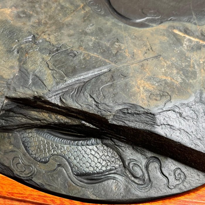 【歙州・雲龍文楕硯】◆水波細羅紋・魚子紋の美石◆唐木塗箱◆小品◆龍尾山 天冠系列 - 快木文創Cypress