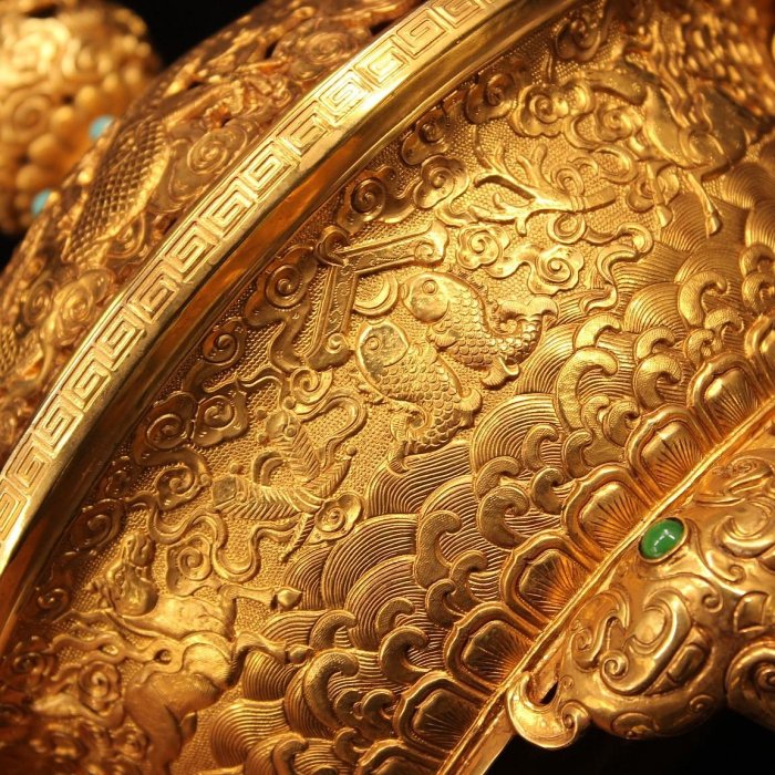 中国古美術品・珍品純銅製・高浮彫鎏金繍球香炉香囊・透彫・熏香炉・檀木箱付・香道具 純銅高浮雕鏨刻雕花鏤空工藝鎏金八寶熏香爐工藝精湛款式精美重2400克高