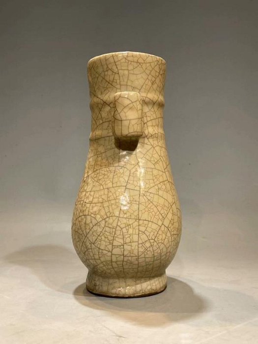 宋哥窯官窯紫口鐵足金絲鐵線貫耳瓶弦紋貫耳壺，高度20CM，器形優雅大氣