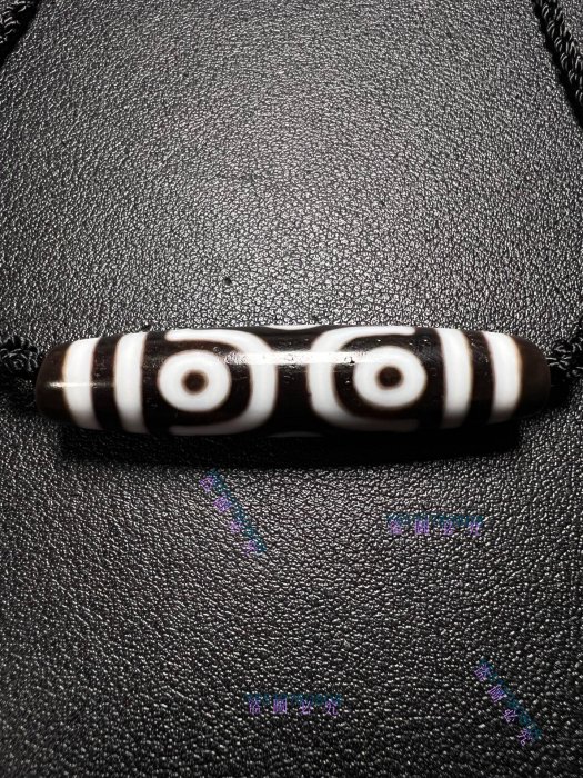 臺灣建成精挑黑白十字六眼天珠整體特別規矩的一顆建成雙虎牙天珠用料油