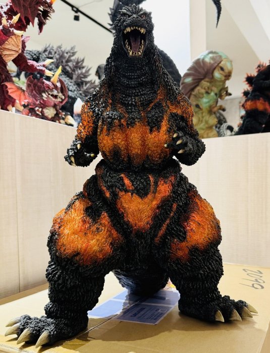 一吳爾羅柑仔店2023年XPLUS 大山竜巨大紅蓮哥吉拉1995 透體內噴