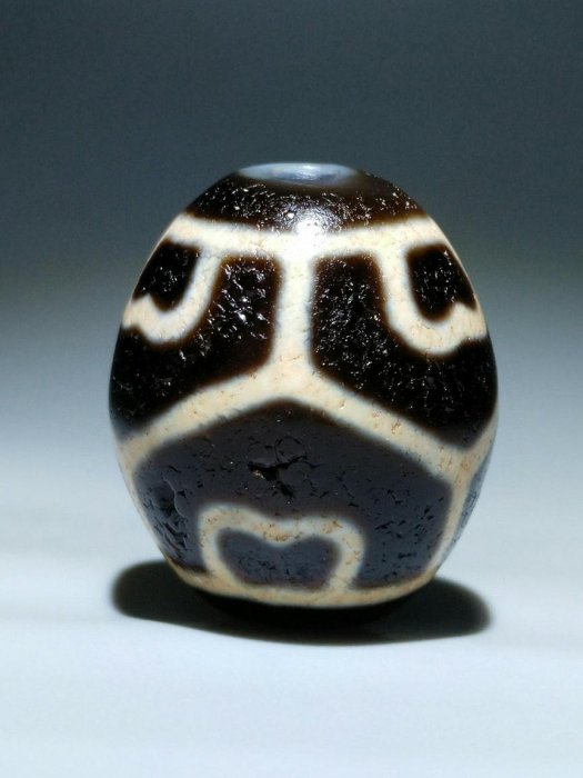 達洛六瓣蓮花天珠，大尺寸天珠老氣橫秋！尺寸直徑22*26mm -517