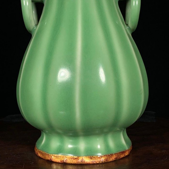宋龍泉窯梅子青釉包口雙耳花口瓶，高23直徑12cm，300149 瓷器官窯汝窯