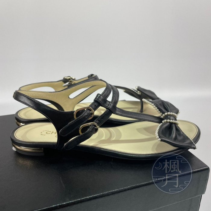 BRAND楓月CHANEL 香奈兒黑色羊皮珍珠蝴蝶結平底涼鞋#37C G31359 女鞋