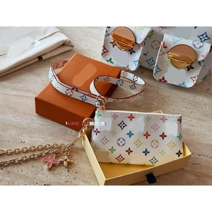 特価 ルイヴィトン LOUIS VUITTON ハンガー 18本セット 特価 ルイヴィトン LOUIS VUITTON ハンガー 18本セット