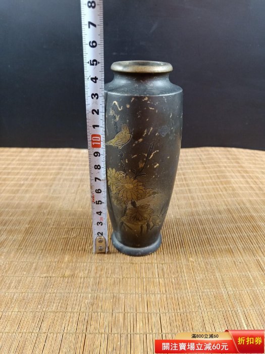 日本回流銅器，描金鏨刻喜鵲蹬梅圖案銅花器，花瓶，花入，擺件，品相如