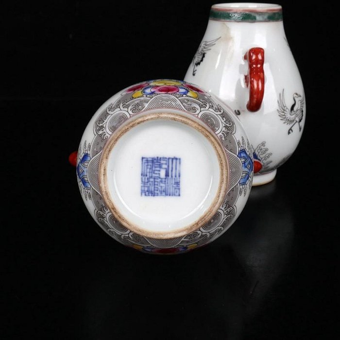 清乾隆款粉彩仙鶴圖紋雙耳尊高9.5cm寬9cms25900105126038873禦窯