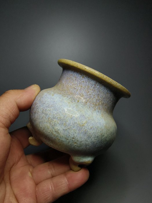 宋時代　鈞窯三足香炉　宋 宋金鈞窯三足香爐宋代瓷器古玩瓷器高器釉水肥厚溫潤釉質細膩非常難得