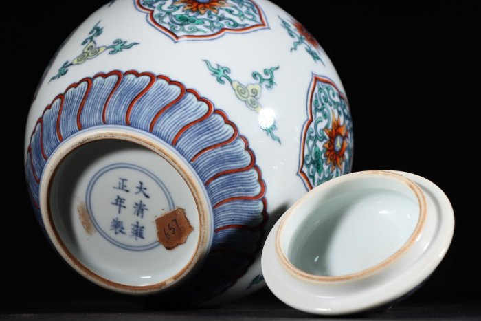 舊藏清代雍正斗彩花卉紋蓋罐高19cm寬15cm97450S19745 【梨落閣