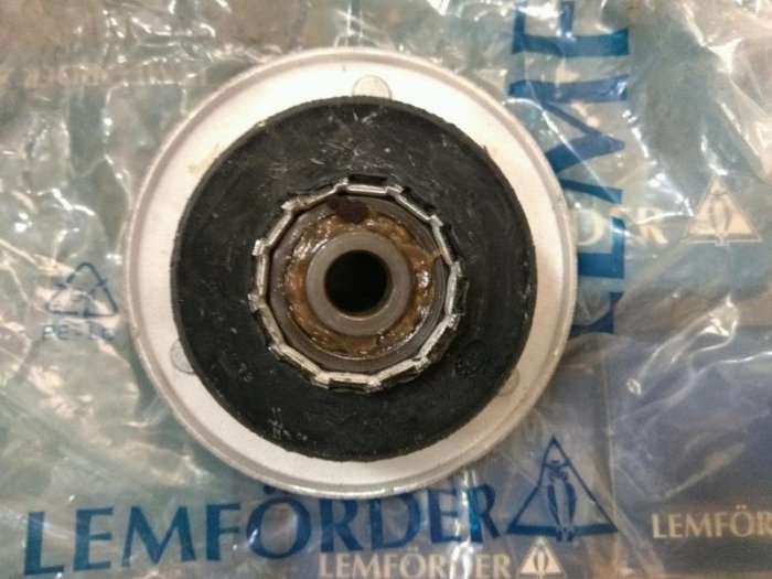 BMW E39/97年7月前 E46/323/325/330CI E90/E60/E87/E83 避震器上座 鳥牌