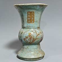 收藏品！宋官窯汝瓷冰裂紋冰花刻字描金賞瓶擺件：該器型規整、皮殼老辣