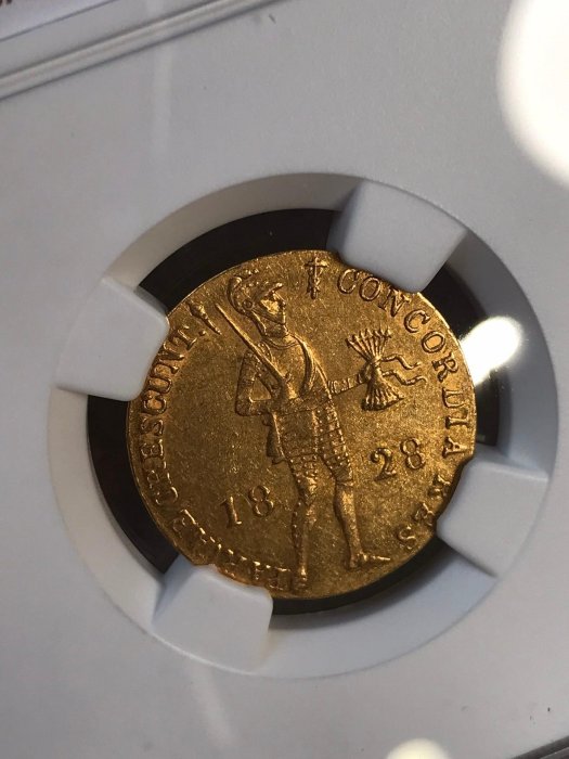 貨幣　金貨 1828年荷蘭杜卡特金幣，聖彼得堡版，NGC AU58分，3.5克重，君主權杖