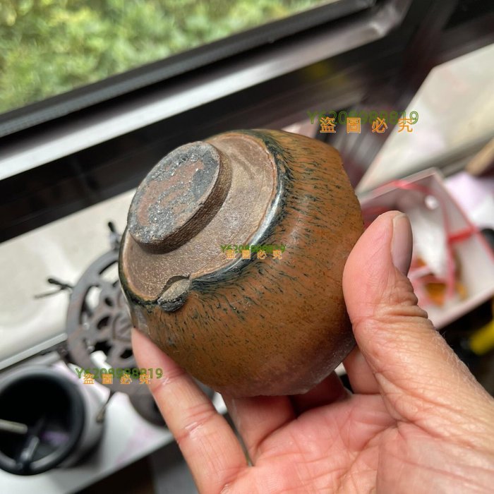 白磁香合　石榴　宋時代 宋代水吉窯址，“香爐”盞殘件，器型端正，釉面自然，兔毫清晰，當擺