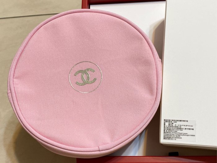 全新CHANEL正品禮盒組，圓餅包.彩妝櫃.化妝包.口紅.防曬隔離乳