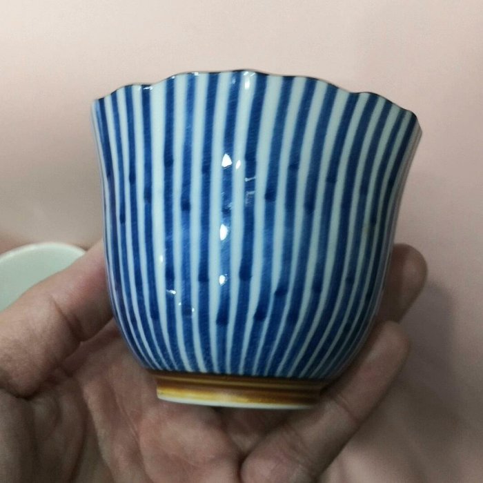 嚴選日本回流手繪青花花口茶杯，中古精品主人杯，尺寸8.5cm口徑、7cm高