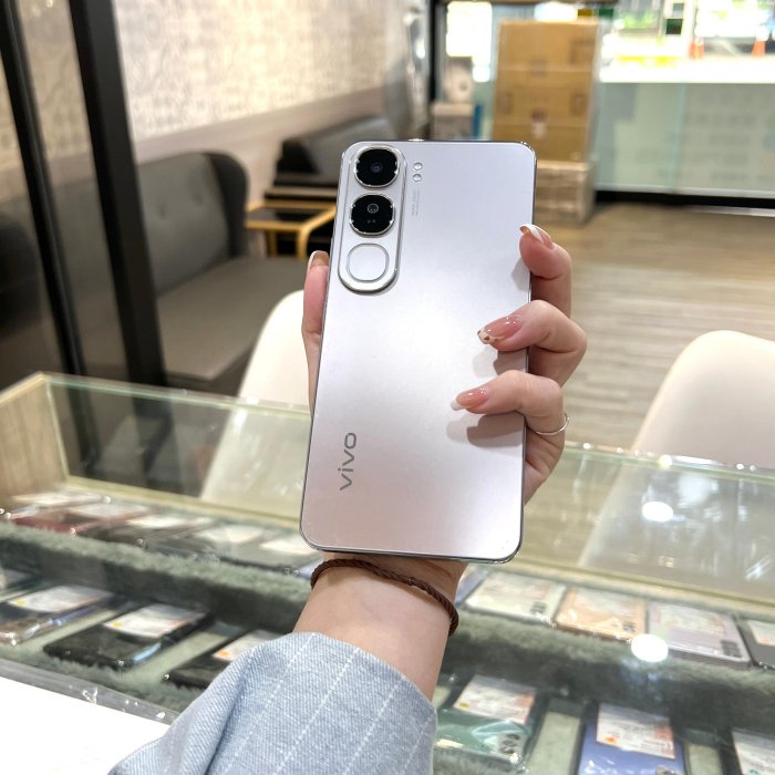 VIVO V40 Lite 12+256G 鈦銀 二手機 中古機 附發票 手機出租 高雄【米米科技】M0992