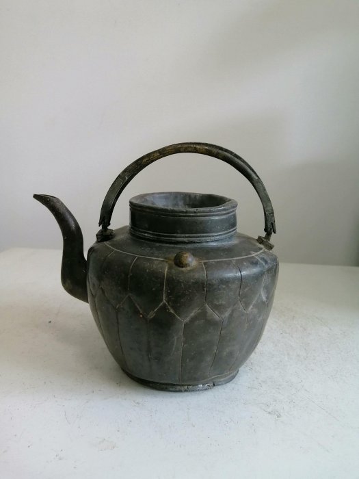 錫器　茶壺 錫 茶壺 鶴・富士山柄 黒漆加工 180g [No.3-2-T-F]｜薩摩錫器工芸館