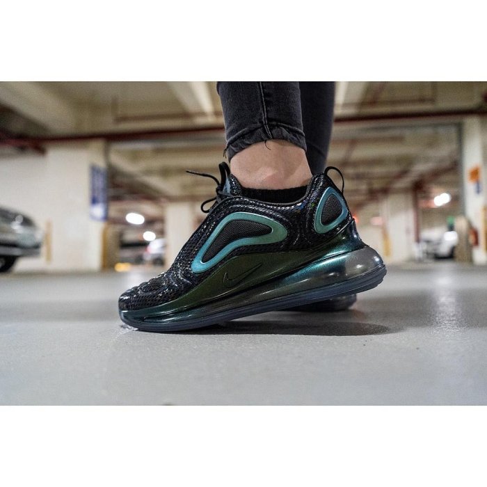 air max 720 iridescent mesh
