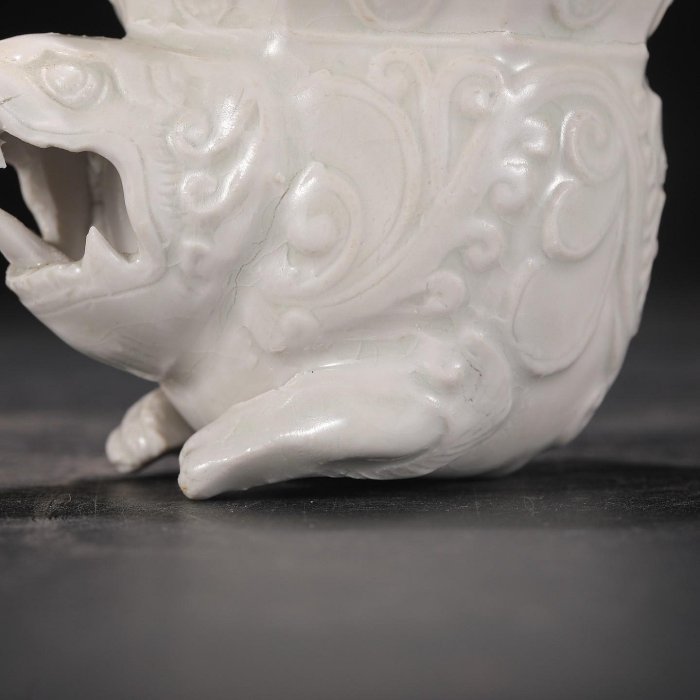 古董邢窑／白釉兽面双耳￼￼￼盖／花瓶￼ 舊藏唐代邢窯白釉獸頭杯尺寸高7.5公分口徑8公分肚徑10公分青花三彩斗彩
