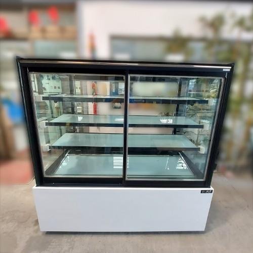 【三大餐飲設備】二手品--5尺落地型直角蛋糕櫃--另有霜淇淋機、製冰機、玉米花機租售