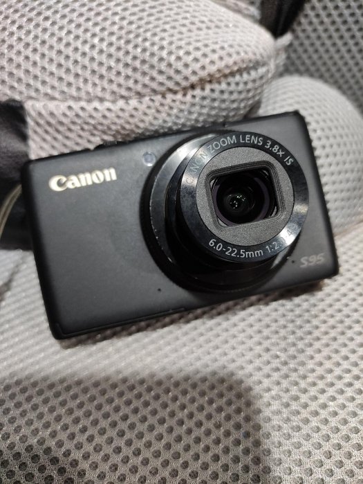 預購 二手保七日canon S95 9新 電池充電器 台灣粗 1 相機 愛寶買賣
