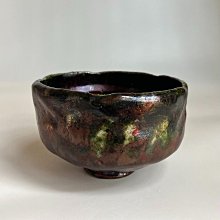 嚴選日本加藤石春樂燒立田錦抹茶碗，獨創精美釉面，蛤蜊光流彩奪目口徑