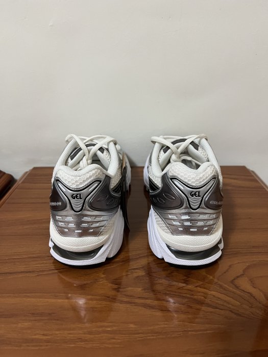 ASICS GEL-KAYANO 14 慢跑鞋JJJJound平替款奶油白銀1201A019-108