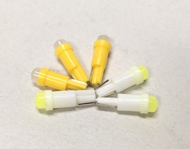 benz w124/W126/W210儀表專用特小 T5 LED燈炮 (方程式國際）