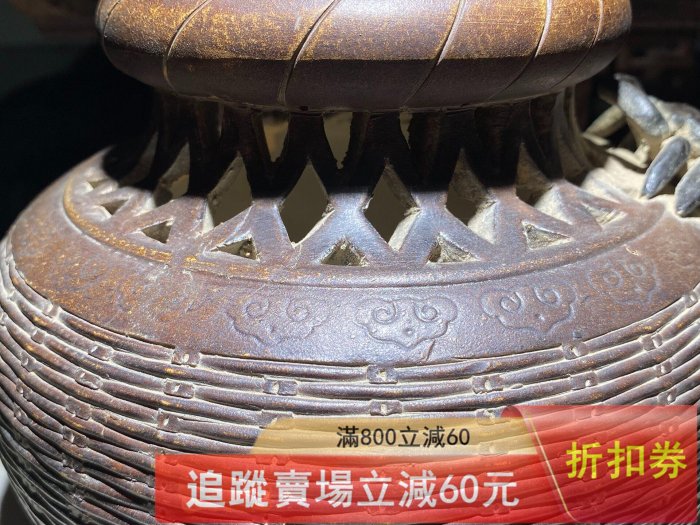 紫砂八方來財螃蟹筆筒款獨特紫砂筆筒，采用手工制作，品相完好無瑕疵