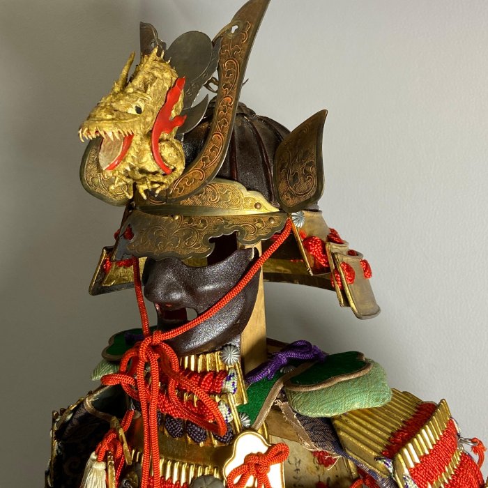 古玩輕鬆拍】傳統工藝品日本武士甲冑☆鍬形龍冠御飾大鎧將軍服一套組擺
