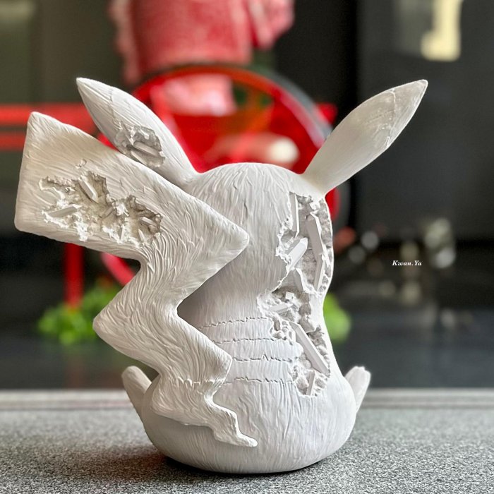 Daniel Arsham Pokemon CRYSTALIZED PIKACHU 神奇寶貝寶可夢坐姿皮卡丘