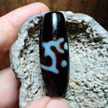 早期西藏天然龍鱗紋結晶老天珠{虛空藏菩薩種子字} 大掛墜MO-35《紀老師