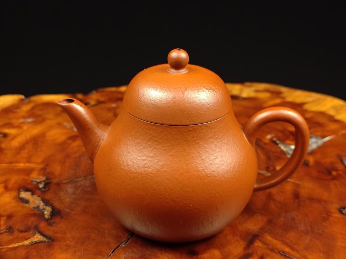壺風茶道~23267《宜興紫砂梨皮朱泥薄胎梨型壺》約160cc 宜興紫砂壺