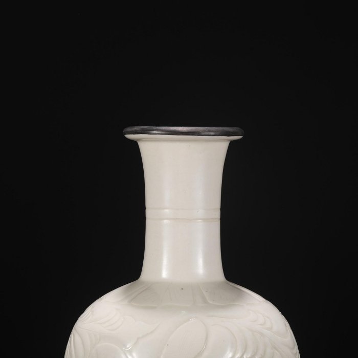 宋代 定窑 包口刻花卉纹盘口瓶 陶芸 文房具 置物 古美術 花瓶 禮品
