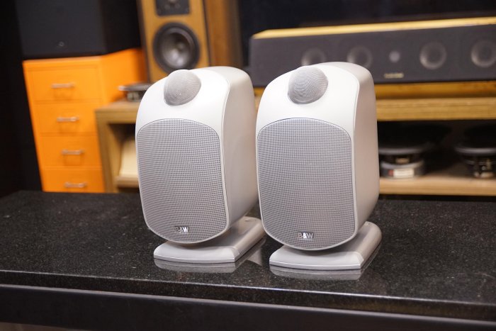 B&W 小型スピーカー LM1 2台セット ホワイト 連番 一元音響] 品相漂亮英國B&W LM1 二音路書架喇叭一元起標| Yahoo拍賣